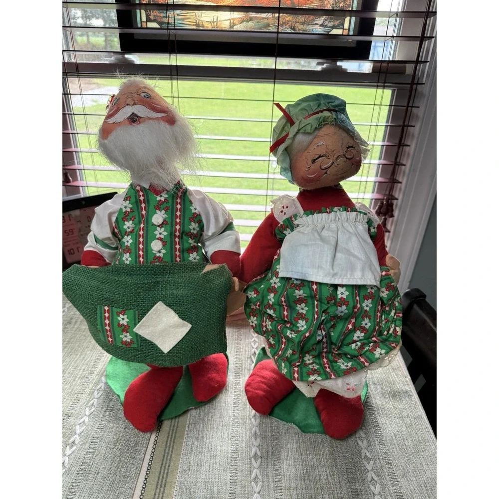 Vintage Annalee Santa & Ms Santa Large Figurines 19